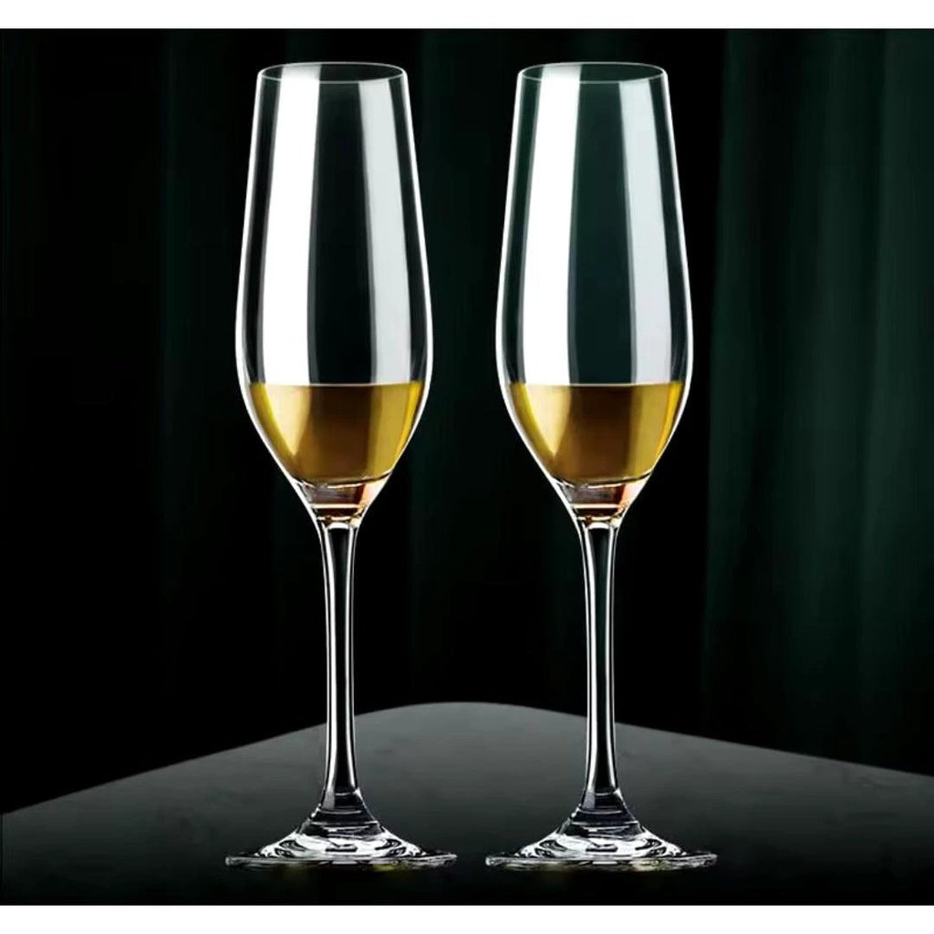 Durable Quality: Made from sturdy glass, enhancing both clarity and durability. Perfect for Celebrations: A set of 6, ideal for toasting at gatherings, parties, and special events. Tableware Stemware