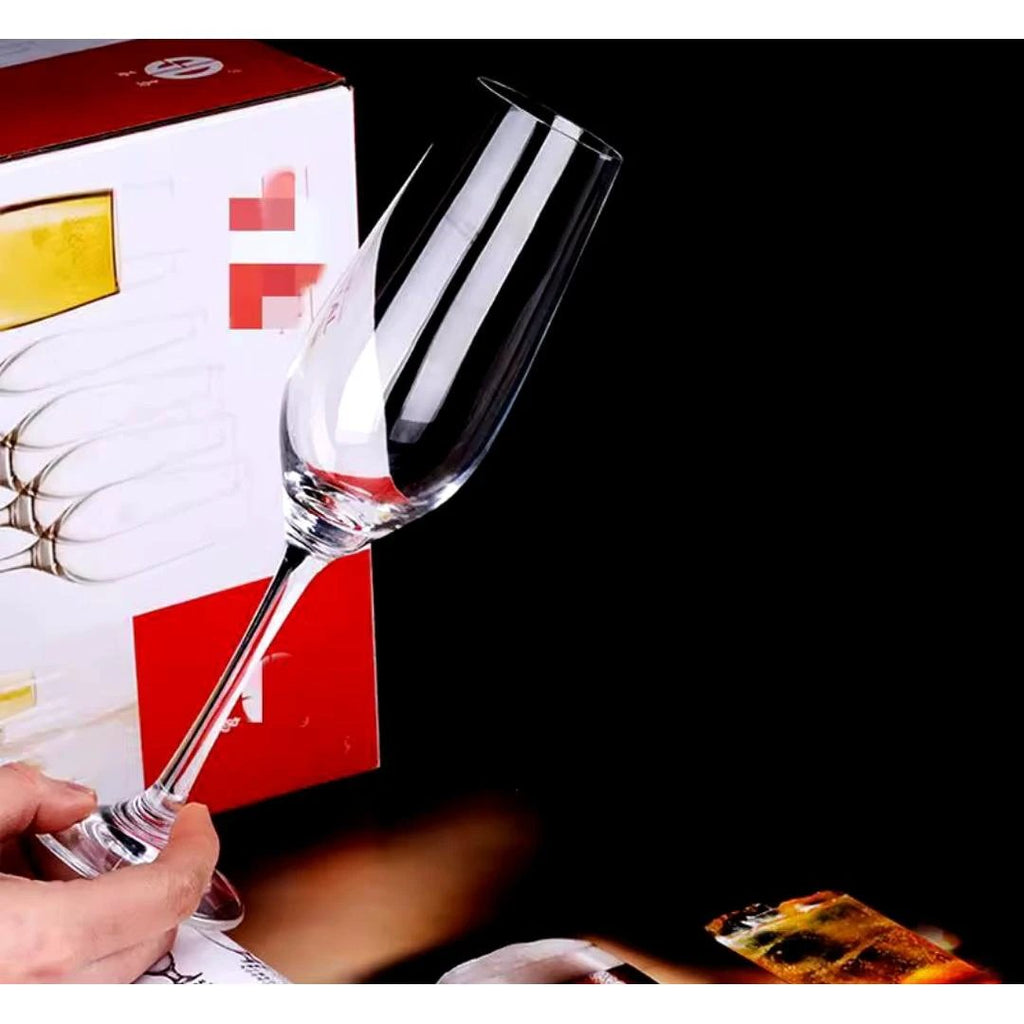 Durable Quality: Made from sturdy glass, enhancing both clarity and durability. Perfect for Celebrations: A set of 6, ideal for toasting at gatherings, parties, and special events. Tableware Stemware