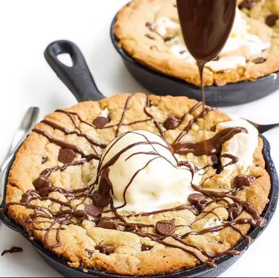 Extra Large 30cm Cast Iron Skillet Fry Pan–Multipurpose Cooking, Baking, and Serving