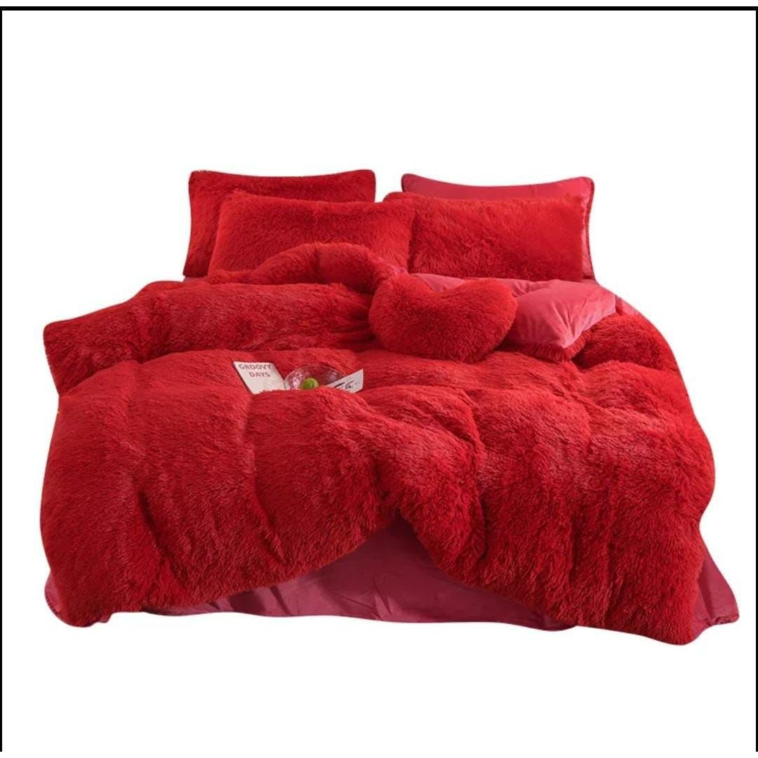 Fluffy Duvet Set (6x7) | Includes 4 Pillowcases & 1 Flat Bedsheet | Perfect For Cold Nights And Adding Style To Your Bedroom