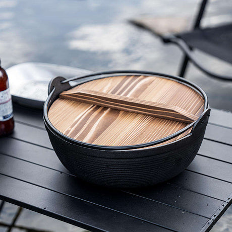 Furaha Finds Pure Cast Iron Flat Bottom Wok 27cm non stick wok with wooden lid,360° heat distribution,and compatibility with all cooktops,perfect for stir frying and outdoor cooking.