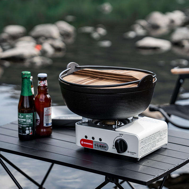 Furaha Finds Pure Cast Iron Flat Bottom Wok 27cm non stick wok with wooden lid,360° heat distribution,and compatibility with all cooktops,perfect for stir frying and outdoor cooking.