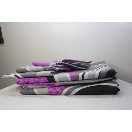 High Quality 6 Piece Pakistan Bedsheets Set | 1 Fitted, 1 Flat Sheet & 4 Pillowcases (7x7 Size)