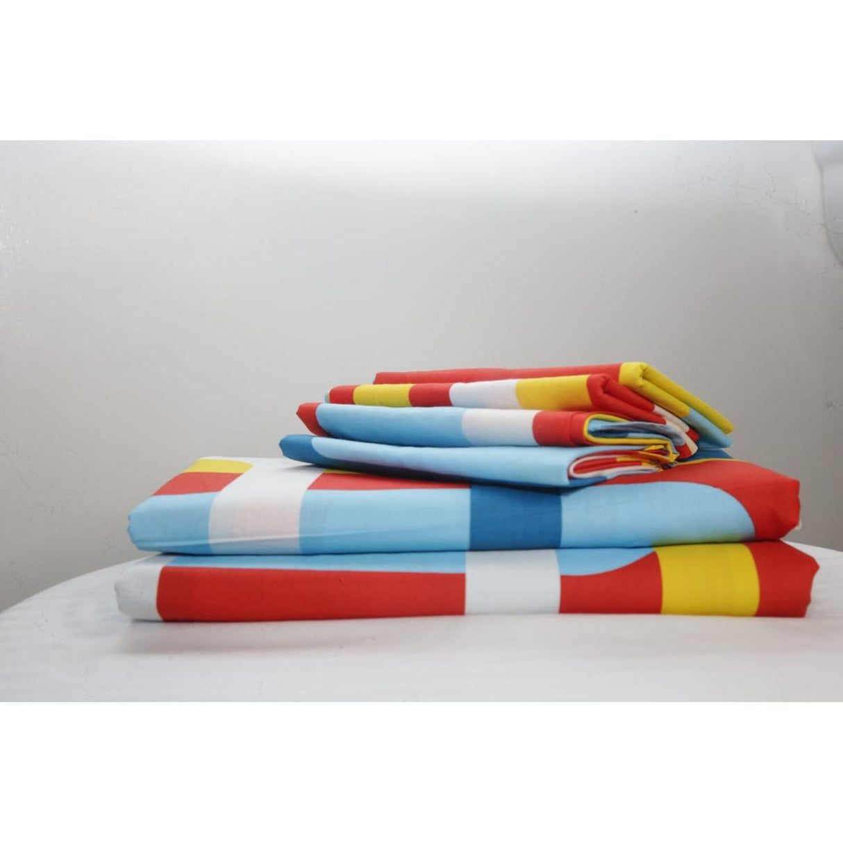 High Quality 6 Piece Pakistan Bedsheets Set | 1 Fitted, 1 Flat Sheet & 4 Pillowcases (7x7 Size)