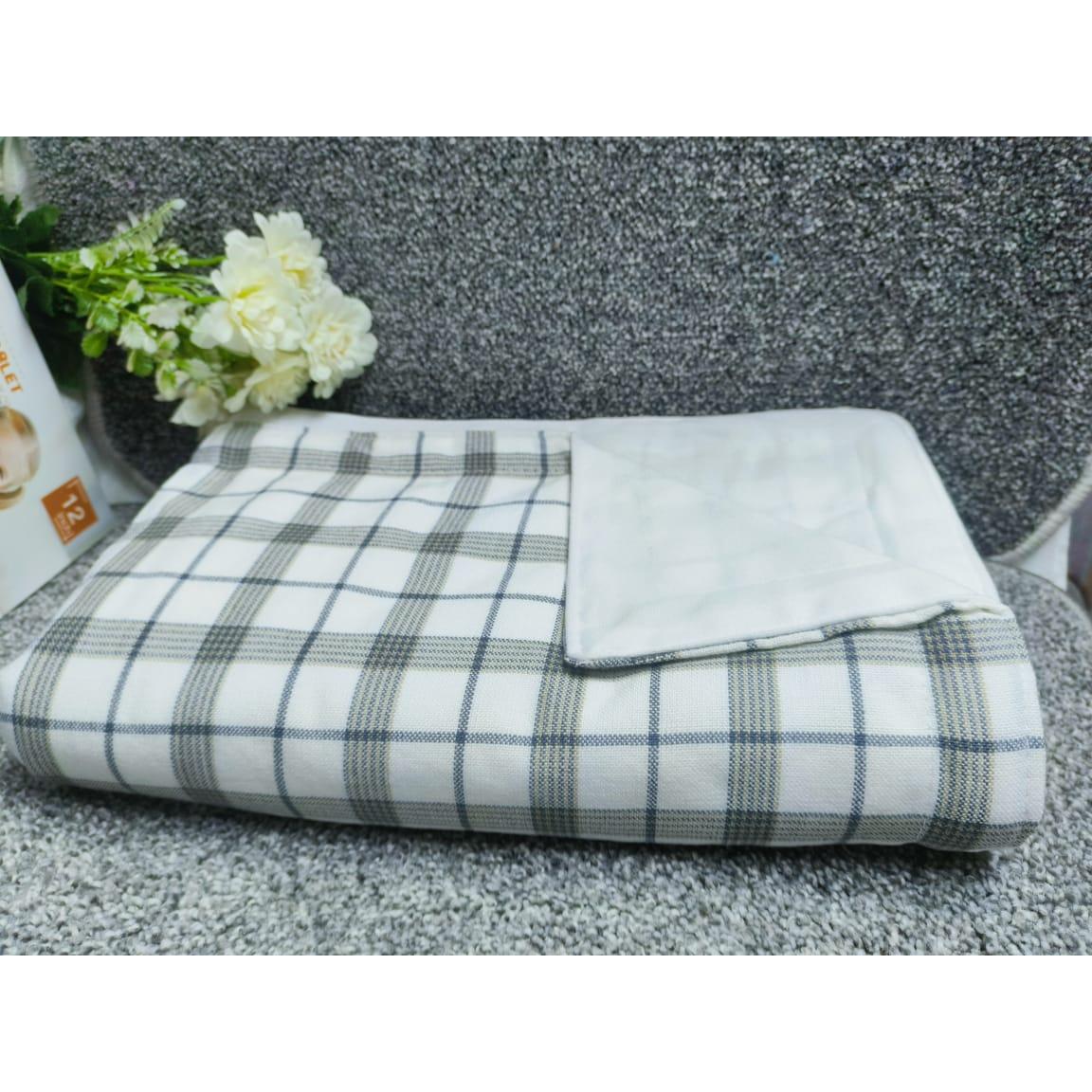 High Quality Maasai Fleece Blanket | 150cm x 200cm (5 by 6)| Vibrant & Cozy Traditional Design