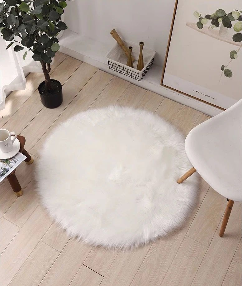 High Quality Shaggy White Faux Fluffy Fur Rug 80cm