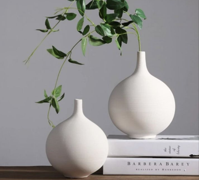 Small Trumpet Brushed Ceramic Vase with Matte Finish – 14x17cm