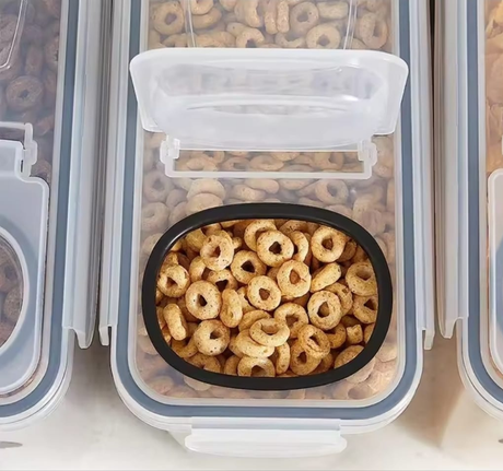 4pcs Food Storage Containers 2.5L Each Airtight with Labels & Pen- Furaha Finds Kenya