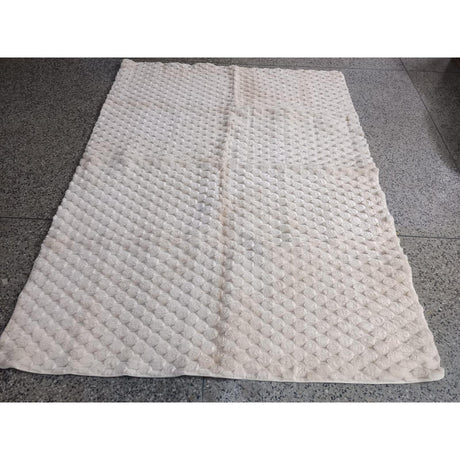 Soft Woolen Carpet Luxurious Area Rug for Living Room, Bedroom, or Office