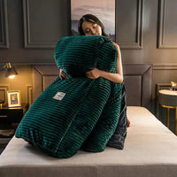 Single Velvet Woollen Duvet - Size 6x6 Bedding Quilts & Comforters