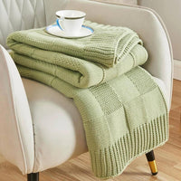 Knitted Throw Blanket 130x160cm Made of Soft Acrylic Fibers – Cozy & Stylish Home Decor Bedding Blankets