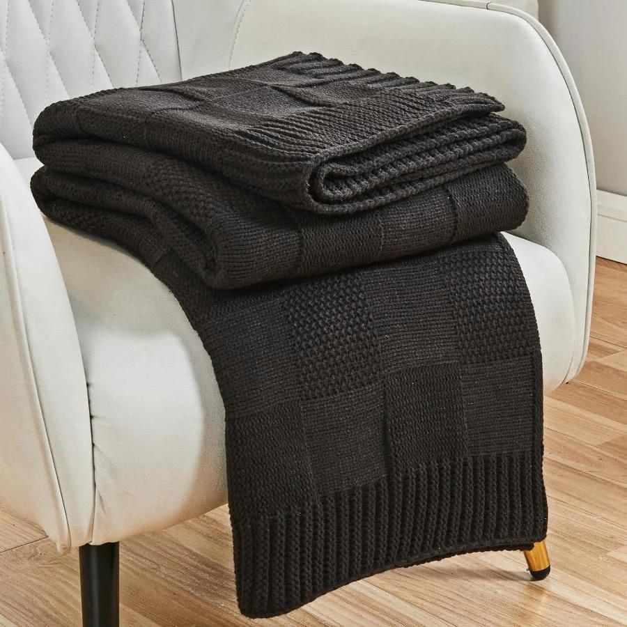 Knitted Throw Blanket 130x160cm Made of Soft Acrylic Fibers – Cozy & Stylish Home Decor Bedding Blankets