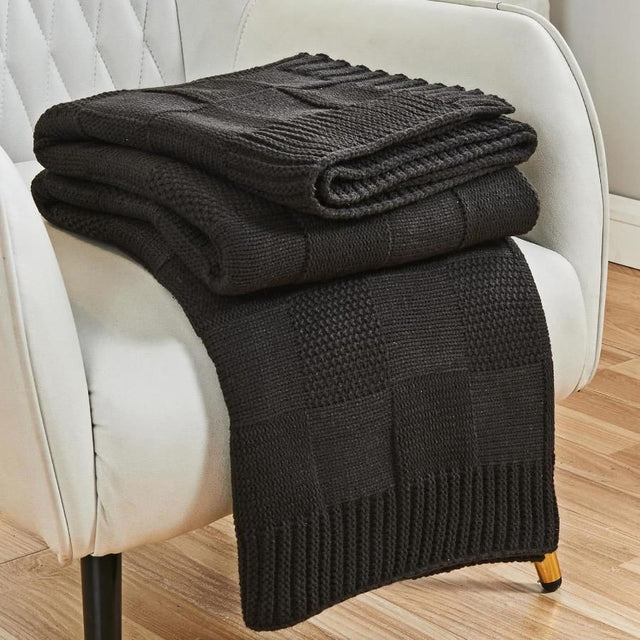 Knitted Throw Blanket 130x160cm Made of Soft Acrylic Fibers – Cozy & Stylish Home Decor