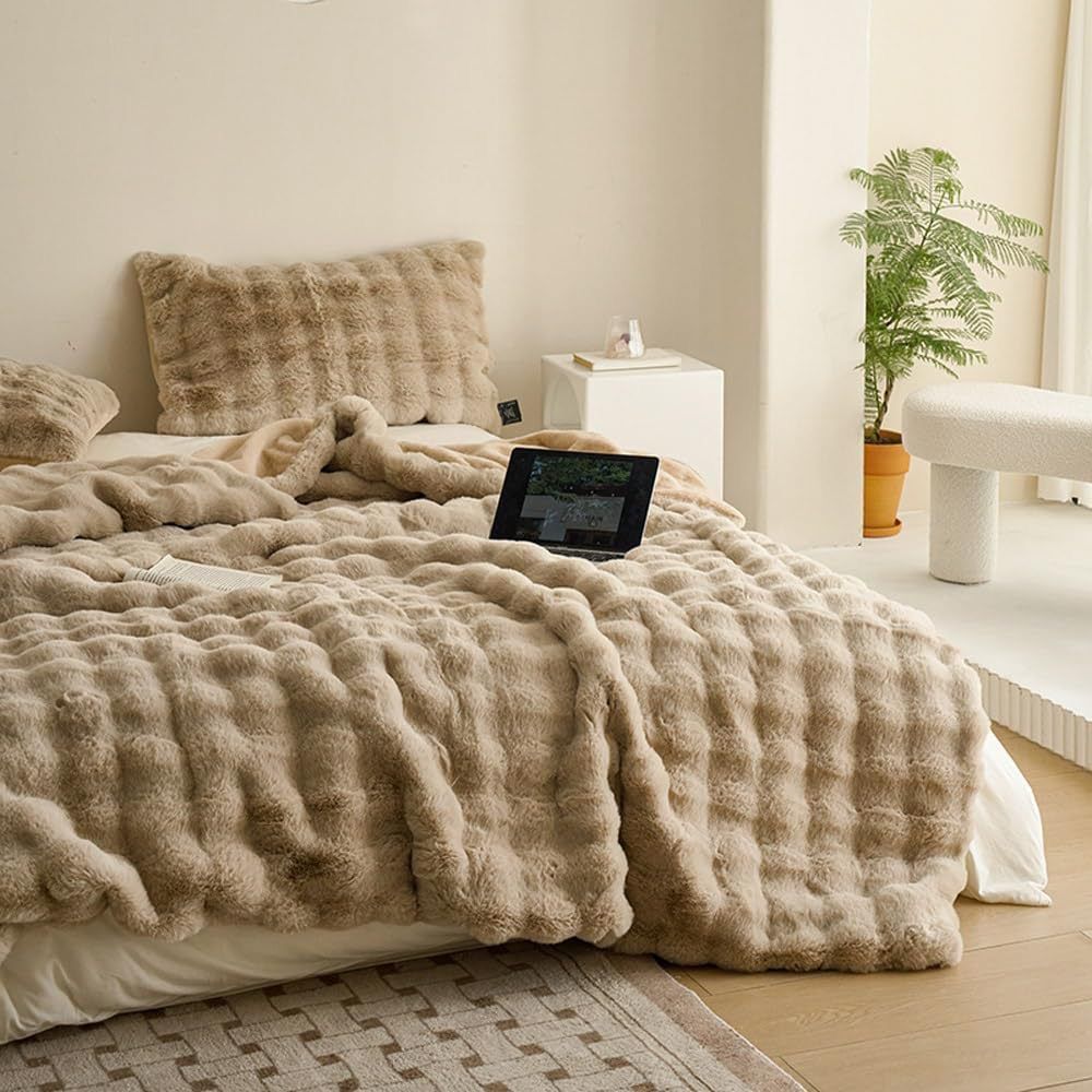 Luxurious Double Layer Faux Furry Bubble Blanket 180×200cm