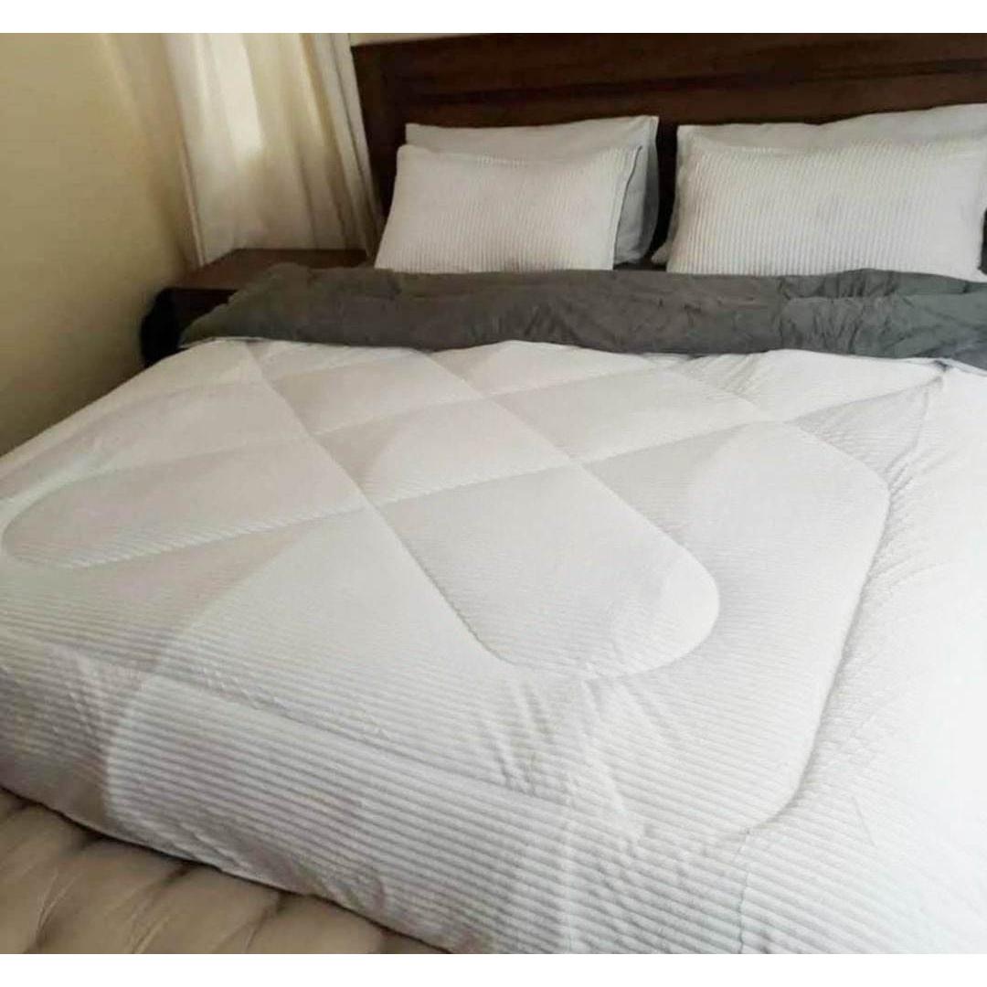 Luxurious Velvet Duvet Set with Bedsheet and 2 Pillowcases |Available in Green, White, Brown, Purple