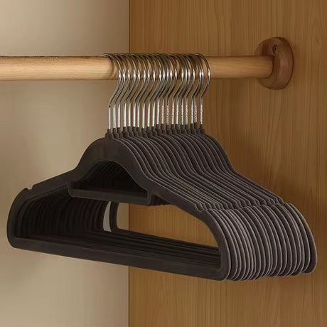 Luxury Velvet Anti-Slip Clothes Hangers – 10pcs with Silver Hook (41.5cm)