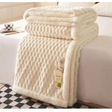 Luxury Velvet Fleece Blanket 200 x 150cm for Warmth and Comfort