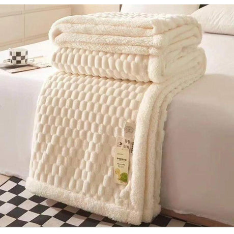 Luxury Velvet Fleece Blanket 200 x 150cm for Warmth and Comfort