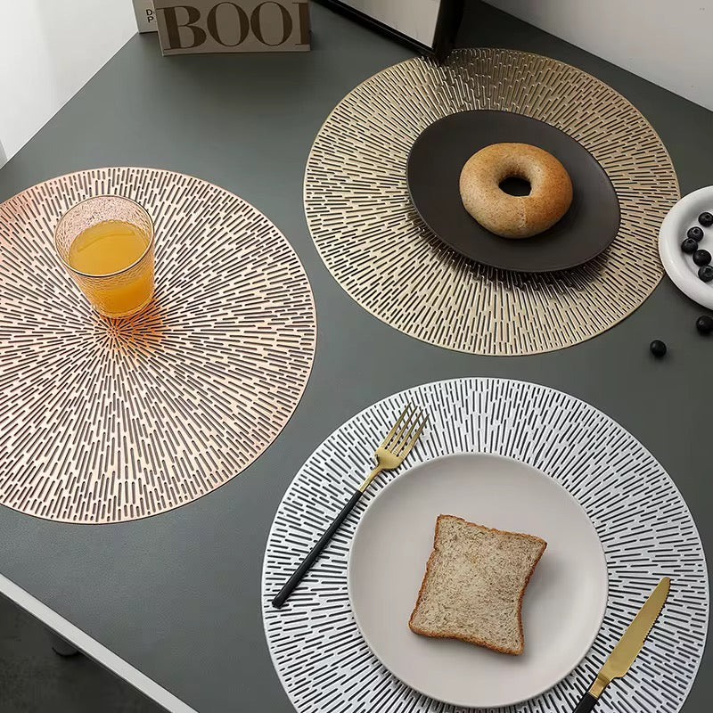 Radiating Line Pattern Round PVC Table Mats – 6pcs Set | Gold & Silver (38cm)