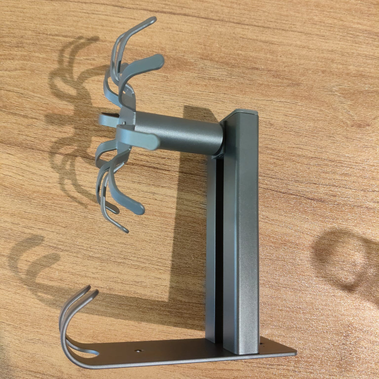 Rotating Wall-Mounted Hanger Rack with 10 Hooks and Adjustable Pull-Out Design