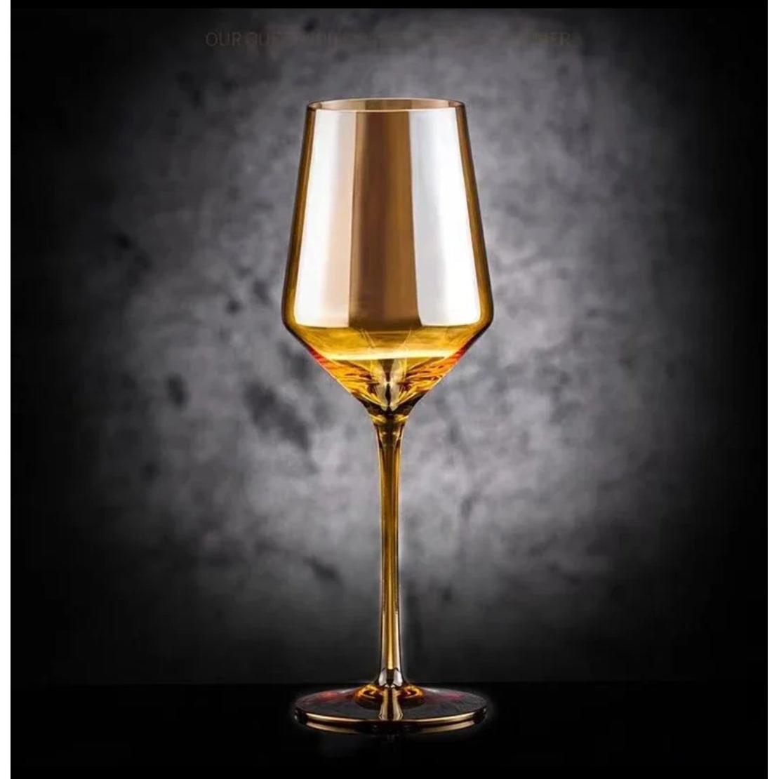 Elegant Gold Shapely Wine Glass Large 539ml Capacity, Premium Glassware for Special Occasions