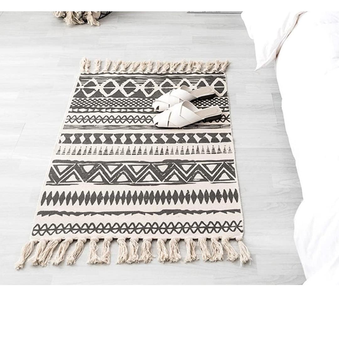 Stylish Cotton Woven Rugs Durable & Versatile in Multiple Sizes