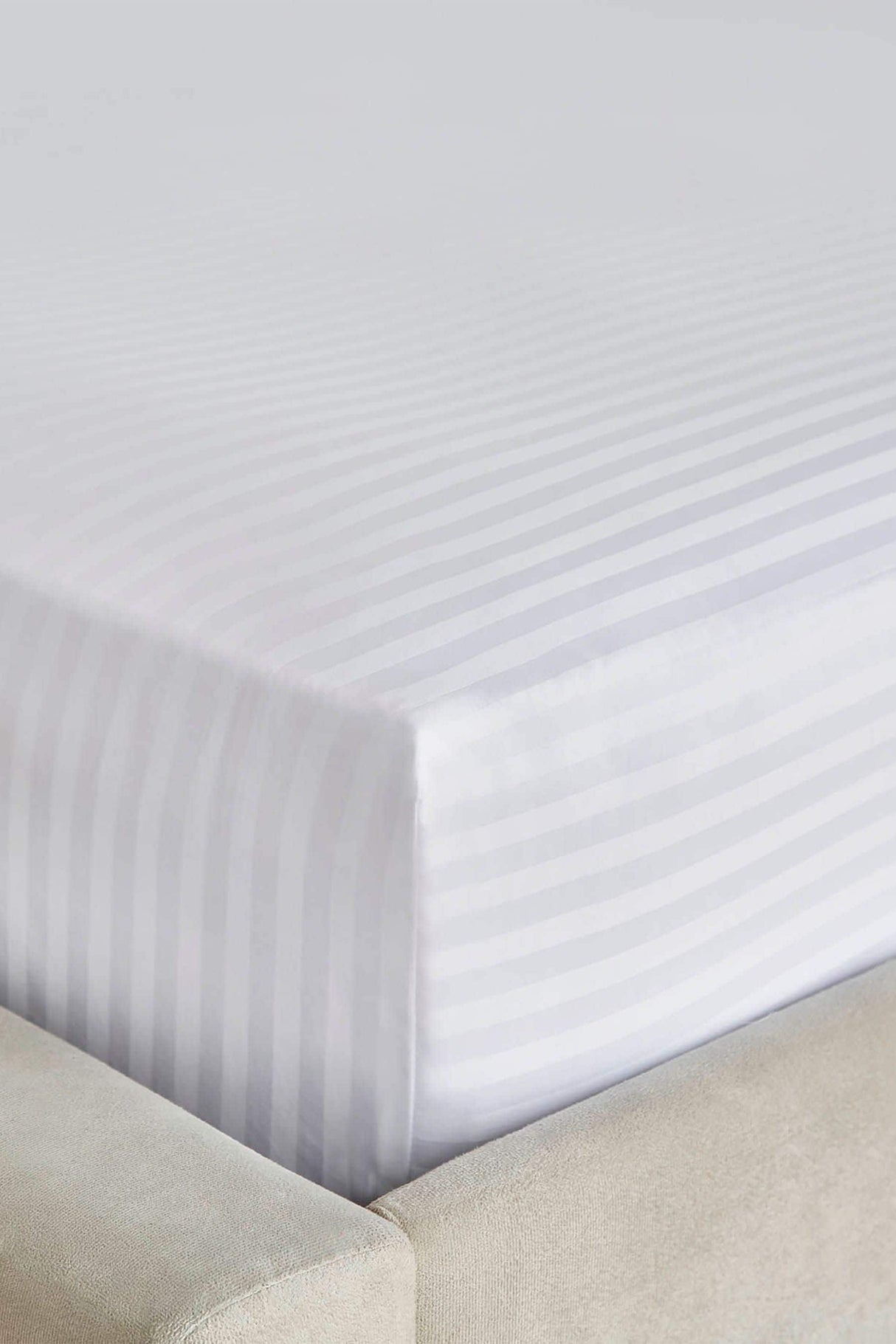 White Striped Fitted Bedsheets | Size 6 by 7 | Soft & Durable High Quality Bedding