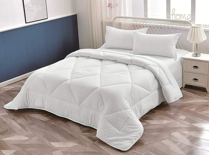 Furaha Finds White Striped Binded Duvet Set 