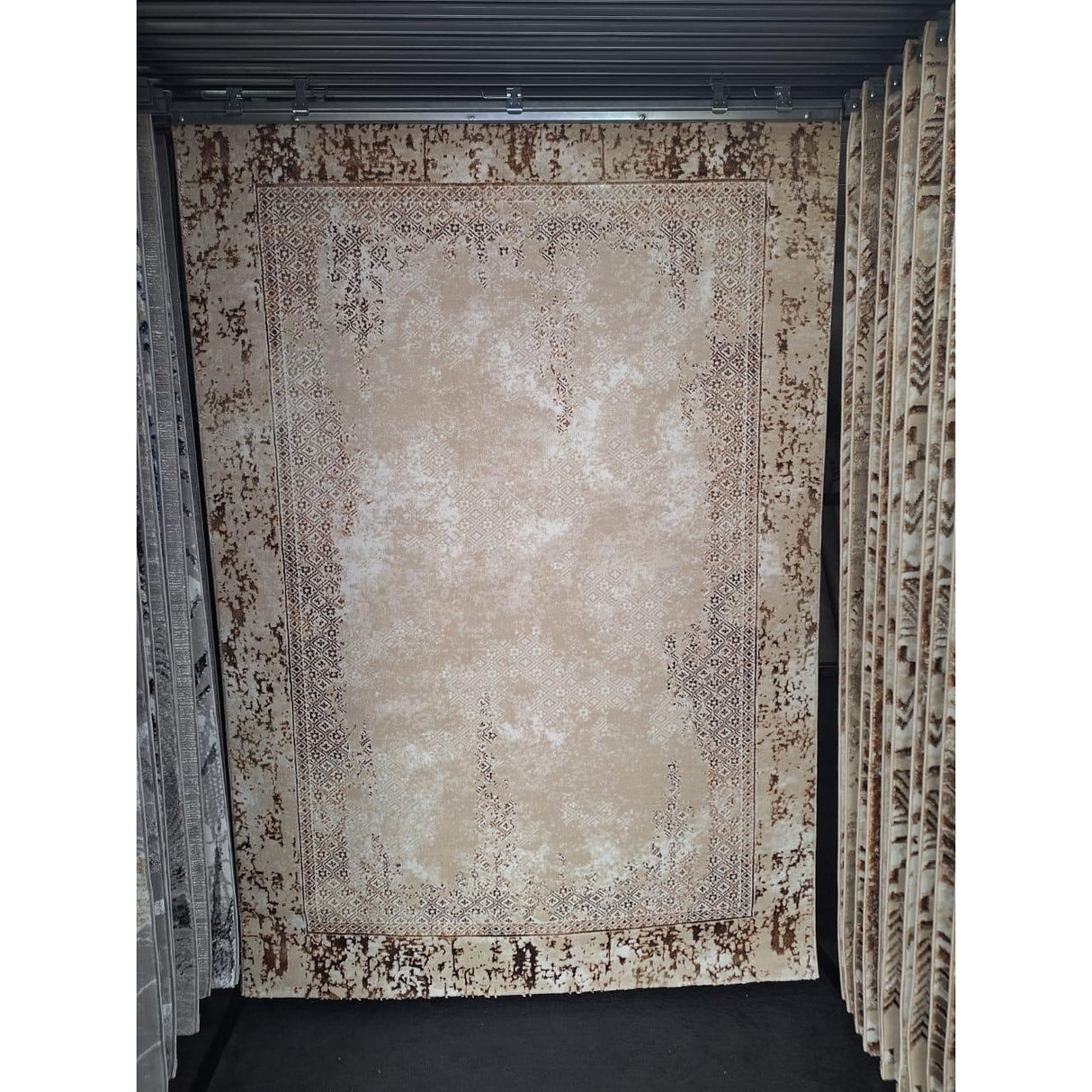 High Quality Durable Soft Fabric Living Room Carpet | 5x8ft | High End Carpet| Living Room Decorative Carpets| Skin Friendly|Non Slip|Bedroom Carpets