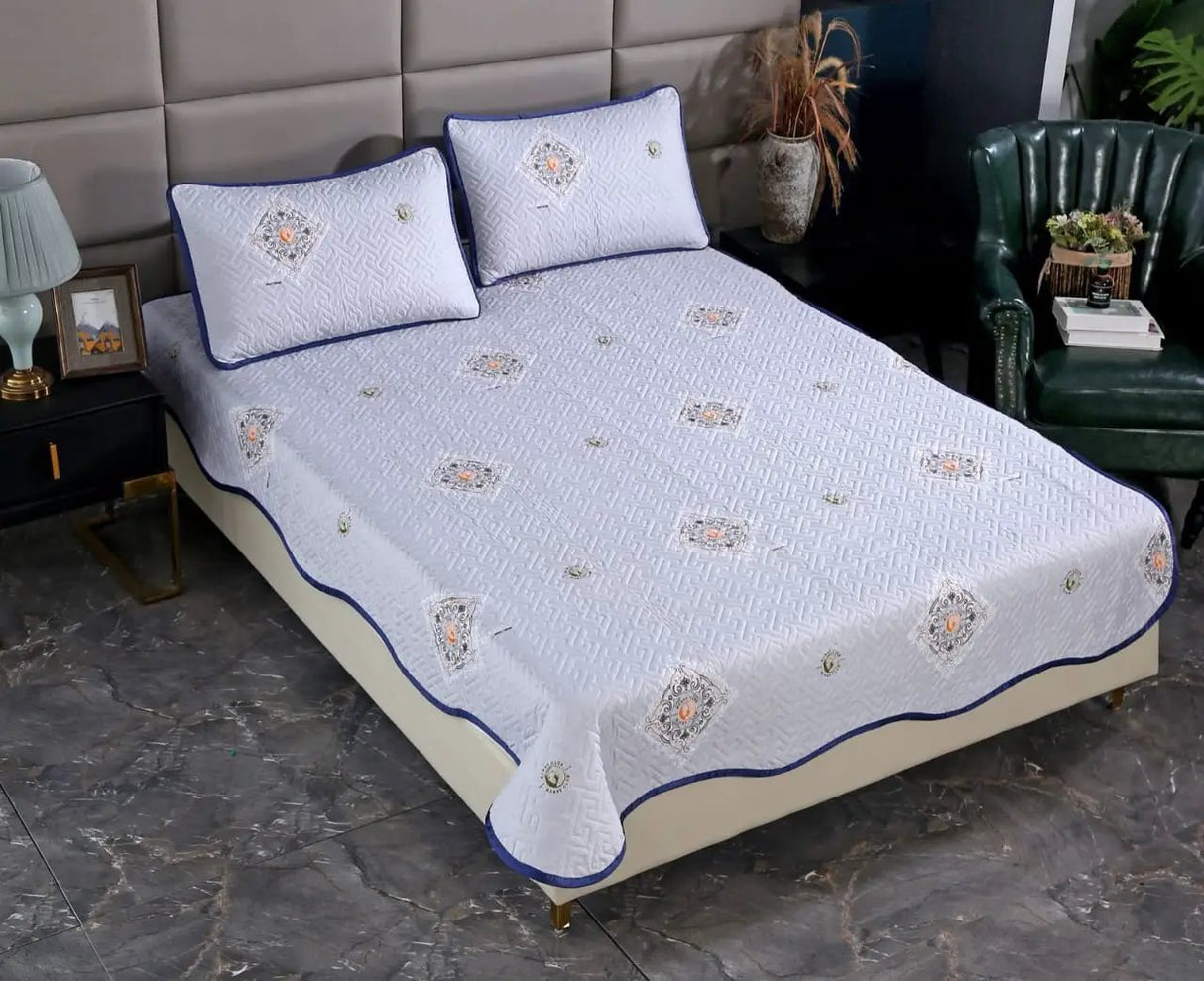 Warm Bedcover Set with 2 Pillowcases Bedding Bedding Sets