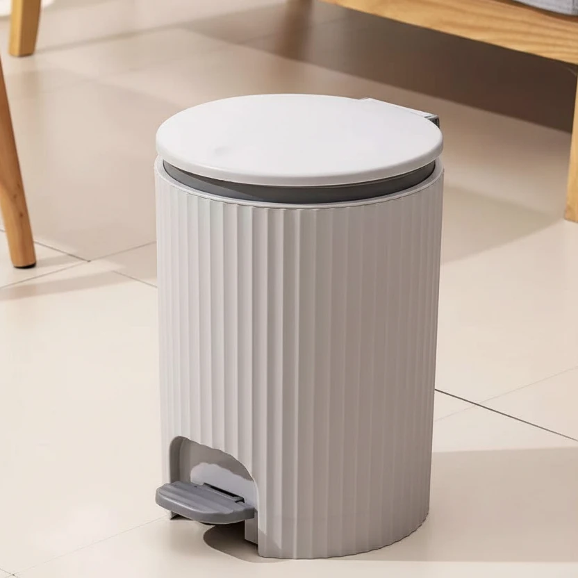 Foot Pedal Trash Can with Ribbed Design 10L Plastic Dustbin Home & Garden Trash Cans