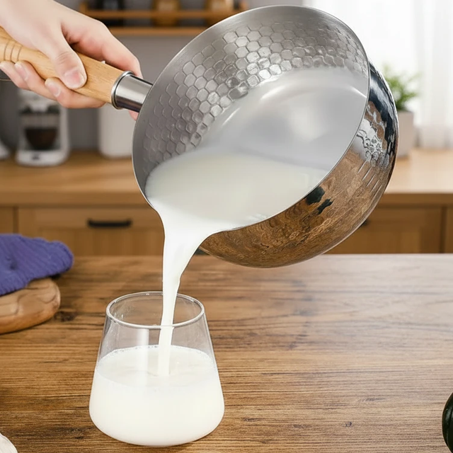 22cm 3L Hammered Aluminium Milk Snow Sufuria Pan Wooden Handle Pour Spout Honeycomb Texture Cookware Kitchen & Dining Stock Pots