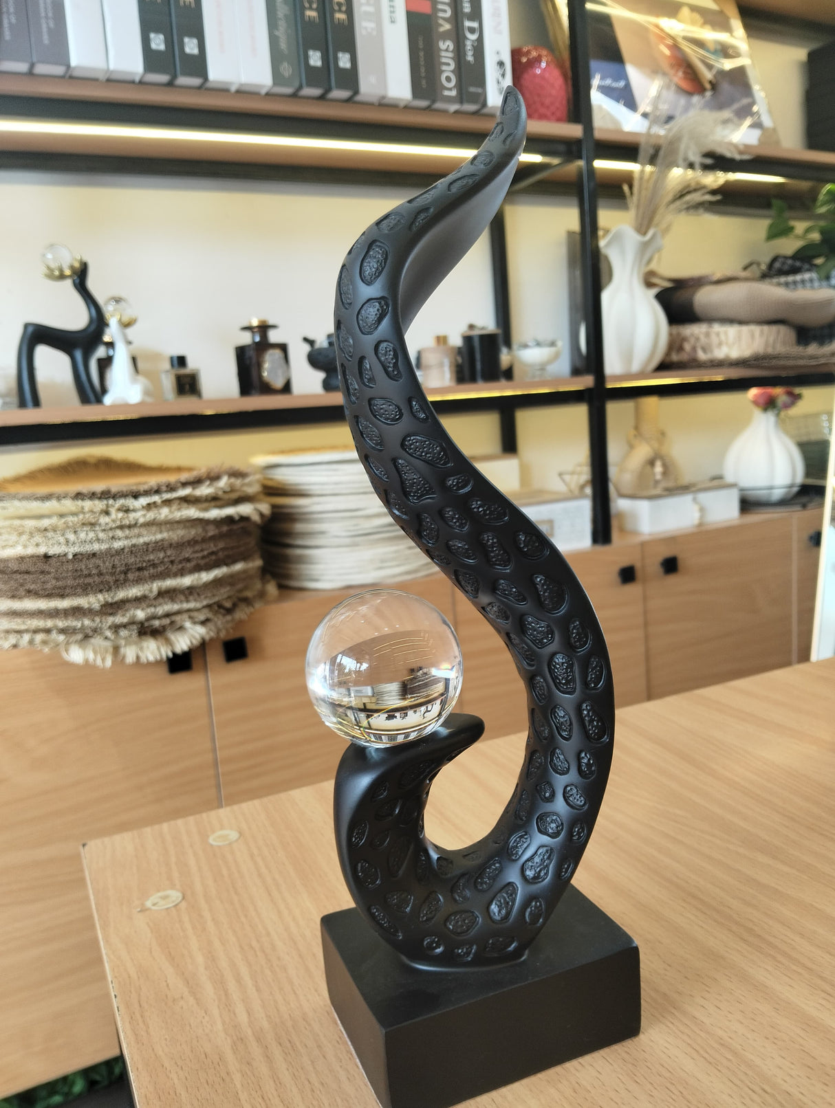 Figure Modeling Resin Table Ornaments for Office and Home Décor
