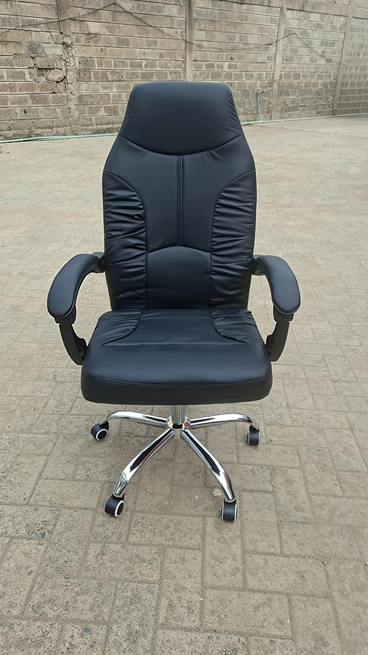 Ergonomic High-Back Executive Office Chair with Padded Armrests and Wheels