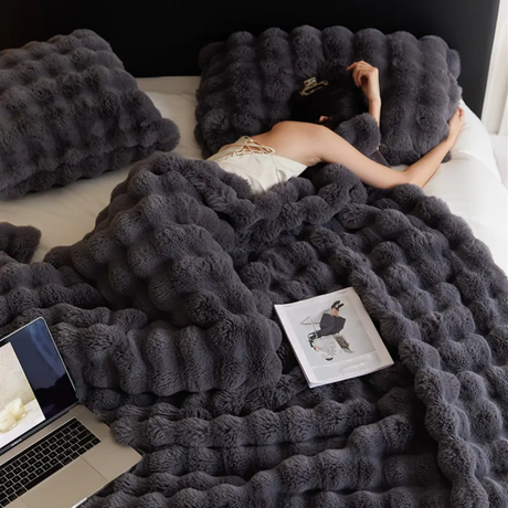 Soft Bubble Winter Throw Blanket 180x200cm Warm & Multifunctional for Bed or Couch
