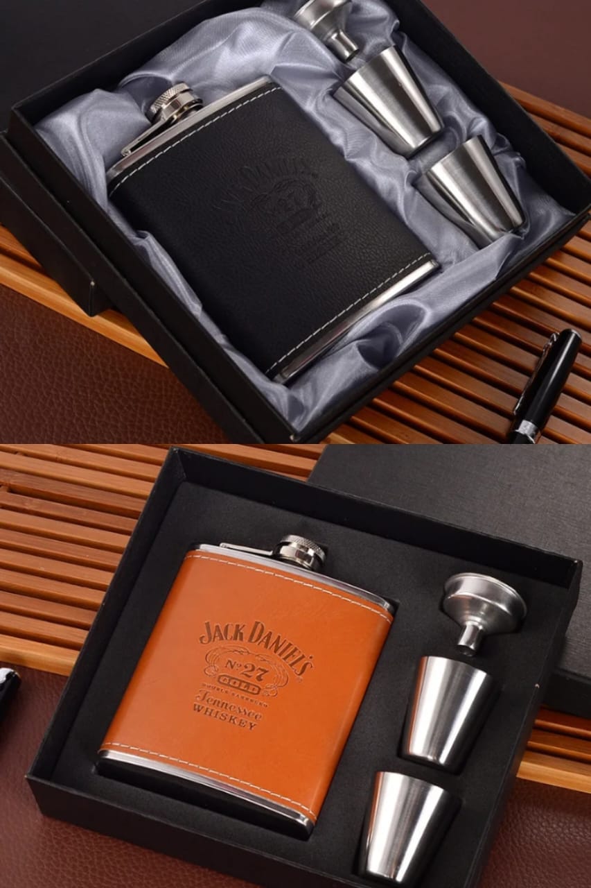 Jack Daniel’s Branded Whiskey Flask Set – 200ml Flask with Two Stainless Steel Tot Glasses