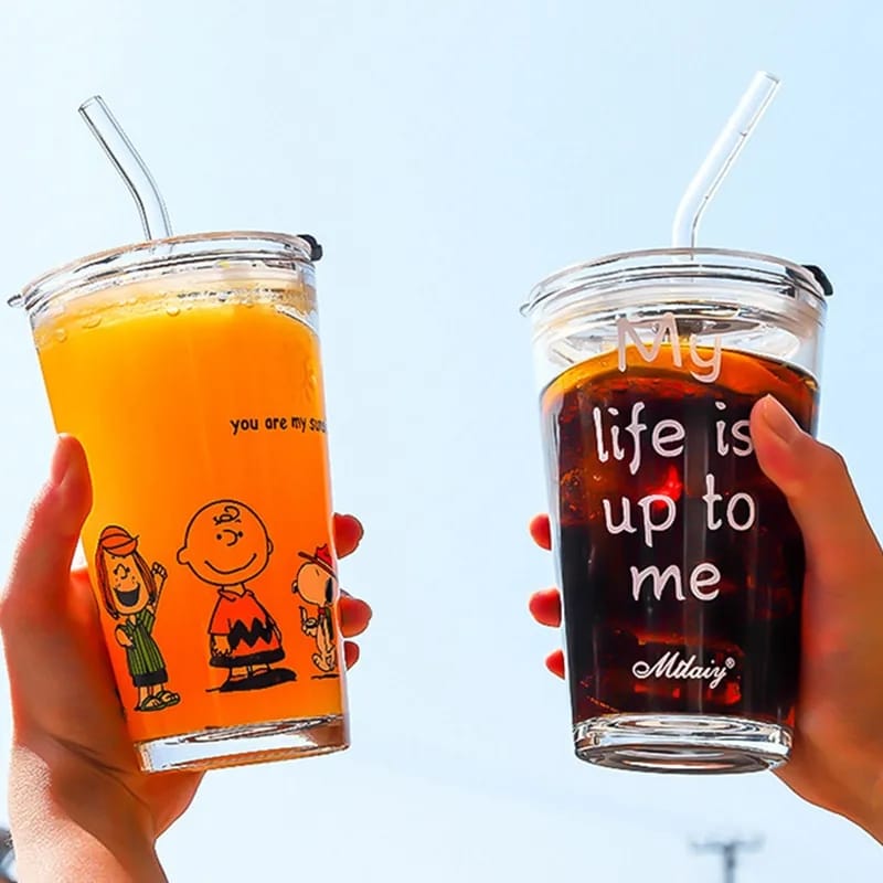 Round Transparent Borosilicate Drinking Glass Cup/Tumbler with lid + Straw.