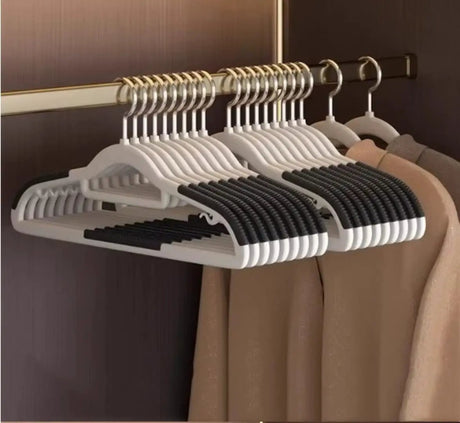 Non-Slip Plastic Clothes Hangers (10 pcs) Hangers Hangers