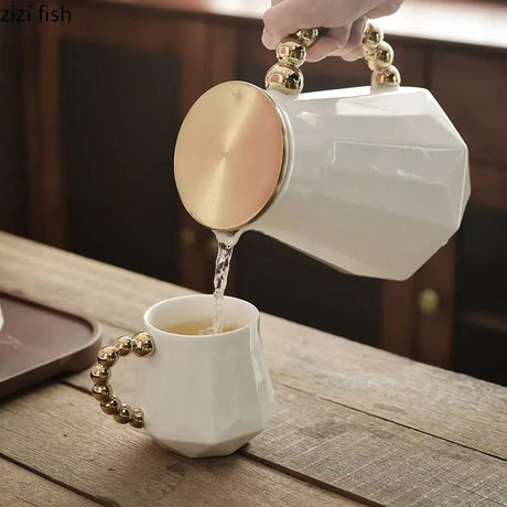 Luxurious Tea Set with Golden Handle, Bamboo Holder and Tray – 6 Cups + 1 Kettle
