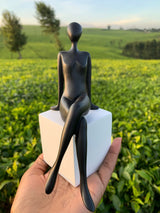 Decorative Sitting Figure Model Bookend Modern Art Craft for Living Room or Bedroom