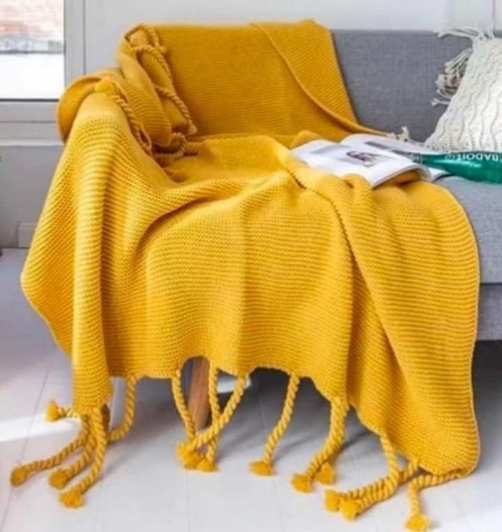 Super Soft Knitted Throw Blanket with Tassels 170x130cm Acrylic Fiber