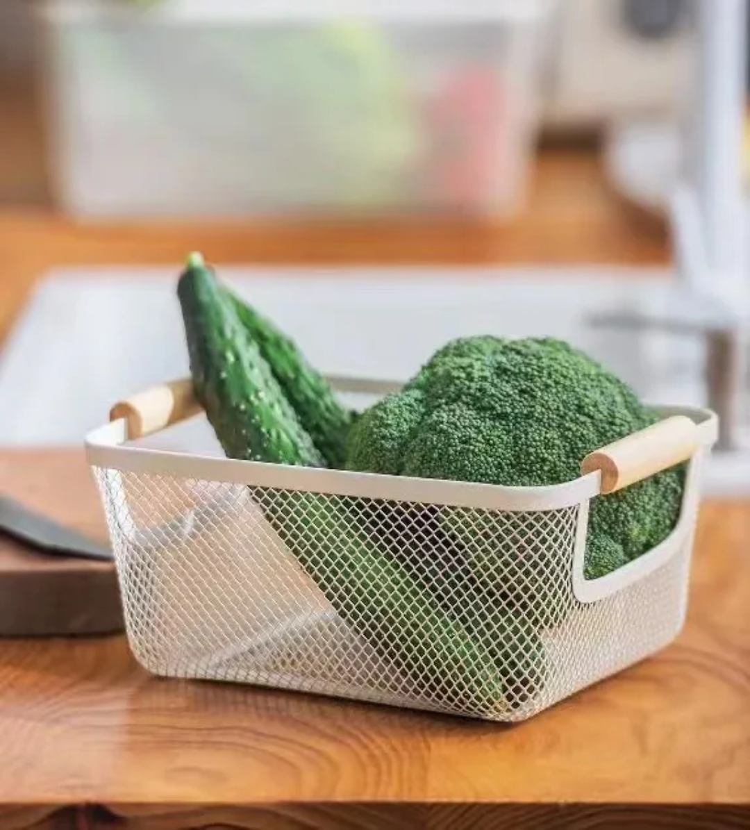 Metal Mesh Basket – Spacious Wire Storage for Shelves and Bathroom Organization