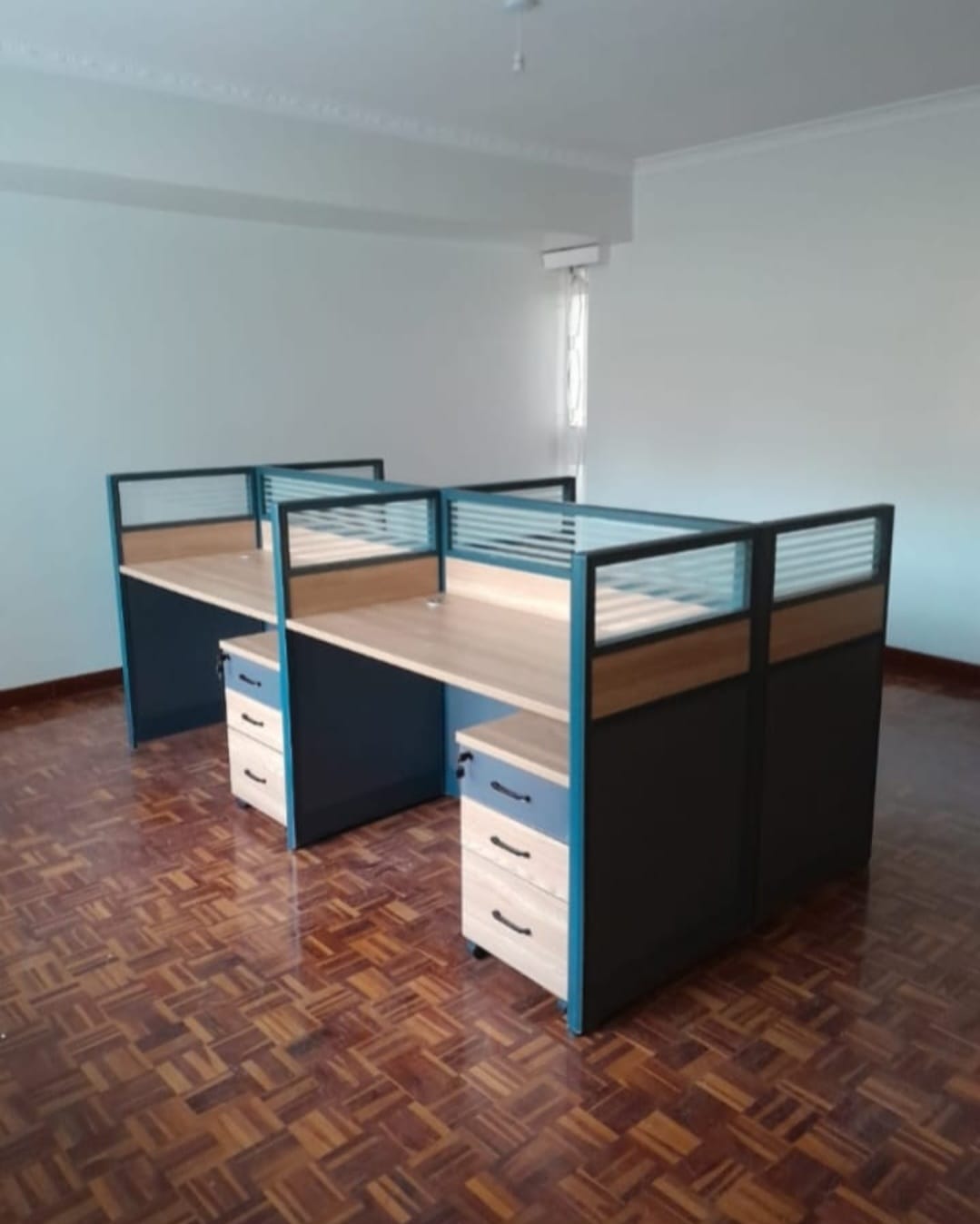 4 Person Modular Office Workstation Desk with Storage Cabinets