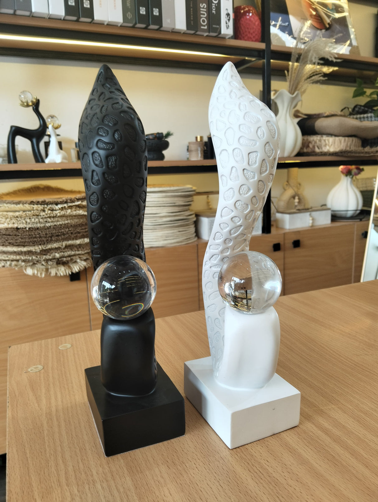 Figure Modeling Resin Table Ornaments for Office and Home Décor