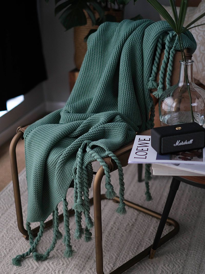 Super Soft Knitted Throw Blanket with Tassels 170x130cm Acrylic Fiber