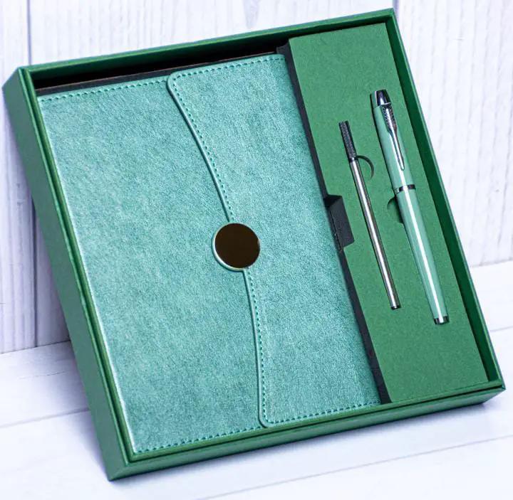Executive Notebook Gift Set with Refillable Pen Notebooks & Notepads