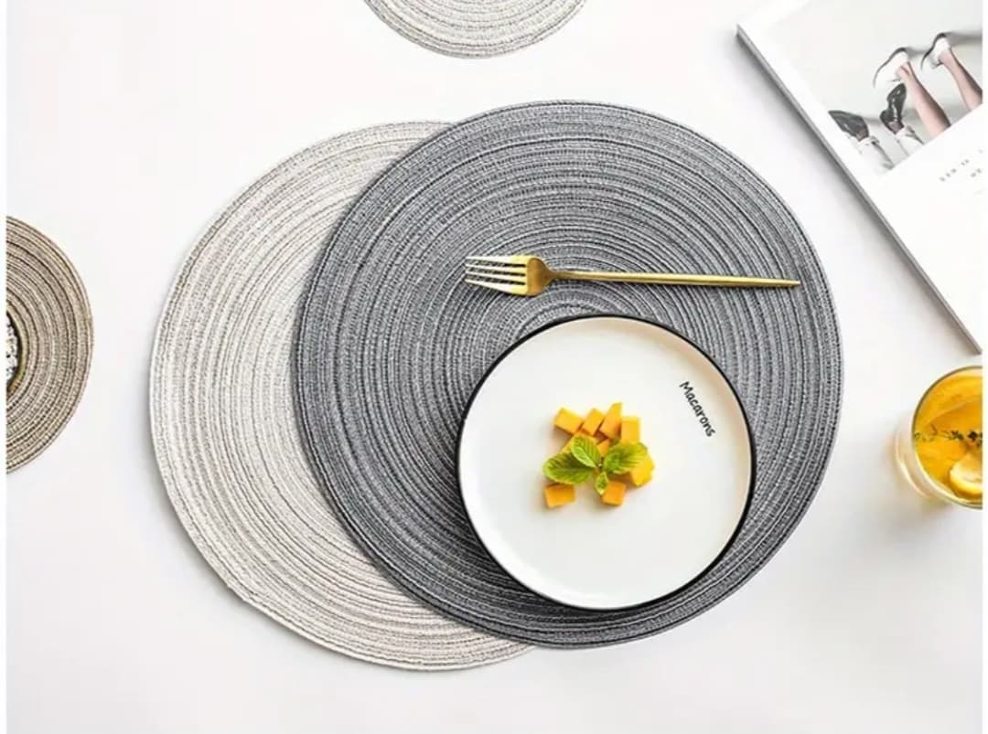 6pcs Elegant Round Woven Placemats Durable and Washable
